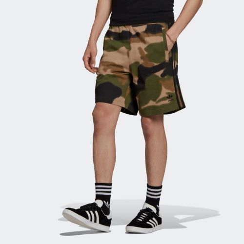 Camo 3-stripes shorts