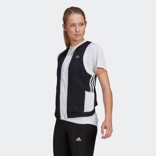 Own the run 3-stripes vest